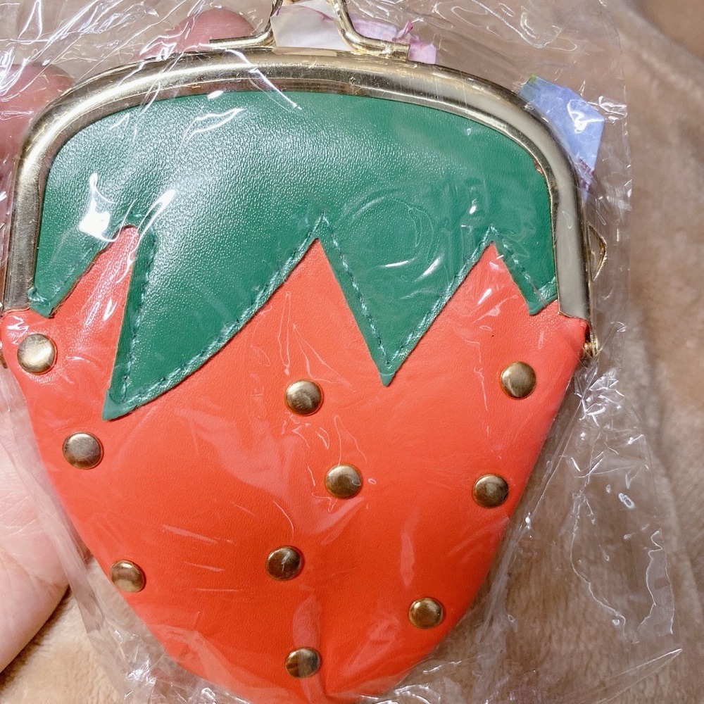 Strawberry Design Red and Green Women's Bag - Picture 7 of 11